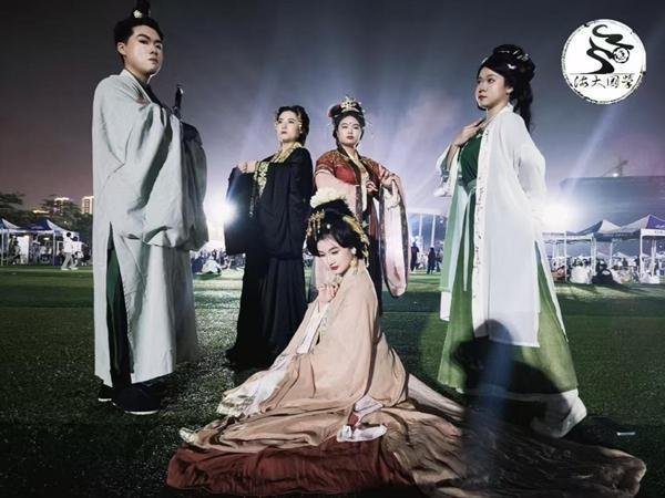 配先查配资 令人心动的社团